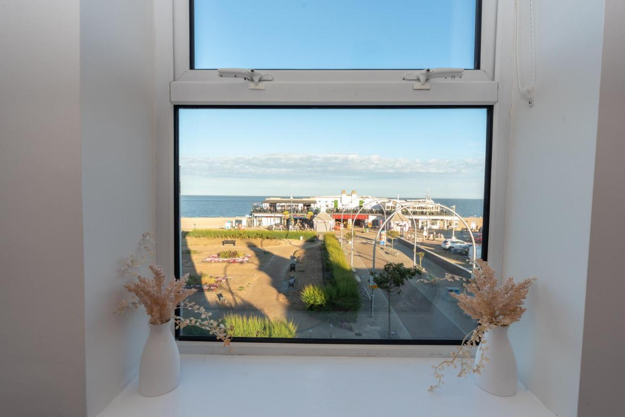 Sea Views Modern Two Bedroom Apartment Lowestoft Exteriör bild